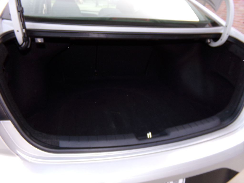 2019 Hyundai Elantra Image 9