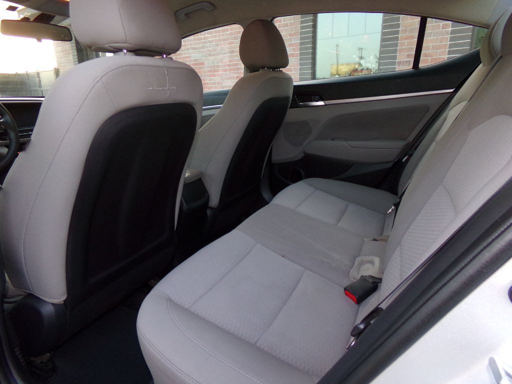 2019 Hyundai Elantra Image 11