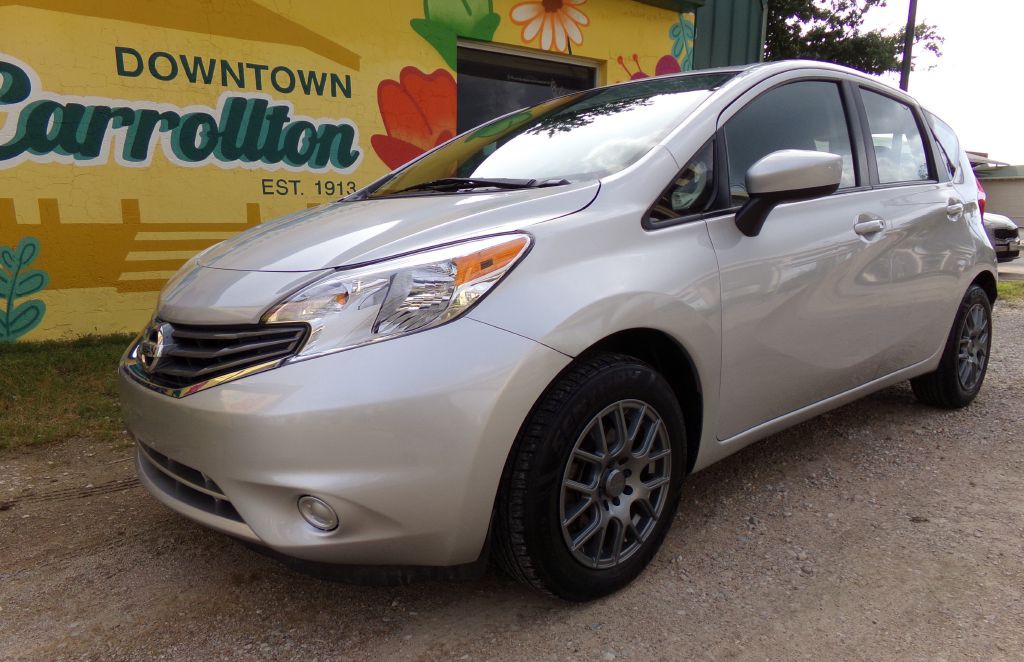 2016 Nissan Versa Image 2