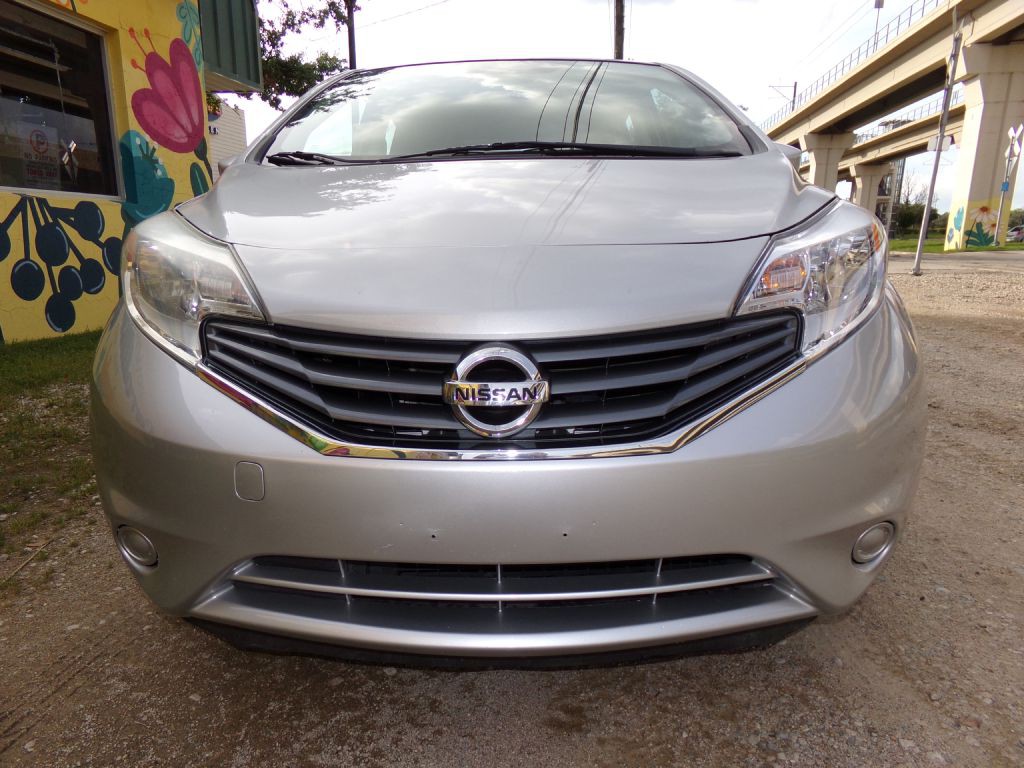 2016 Nissan Versa Image 3