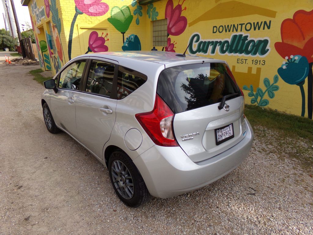 2016 Nissan Versa Image 8