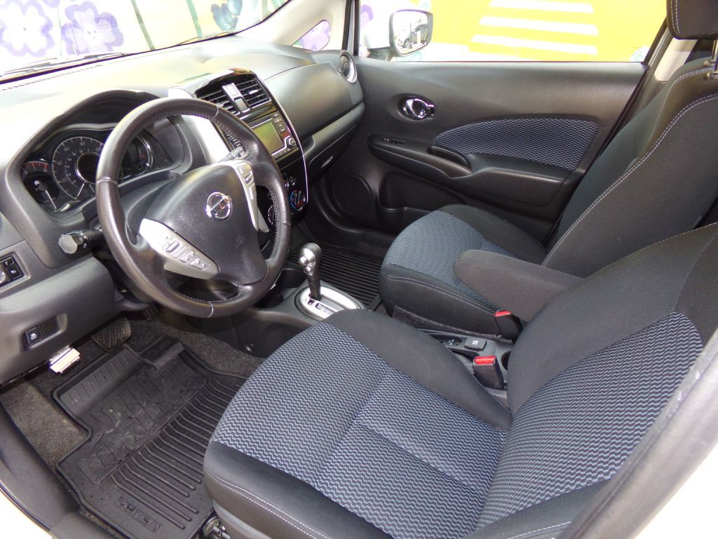 2016 Nissan Versa Image 9