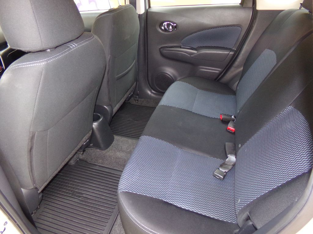 2016 Nissan Versa Image 12