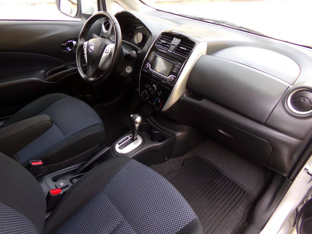 2016 Nissan Versa Image 14