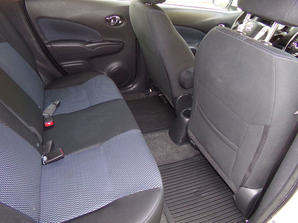 2016 Nissan Versa Image 16
