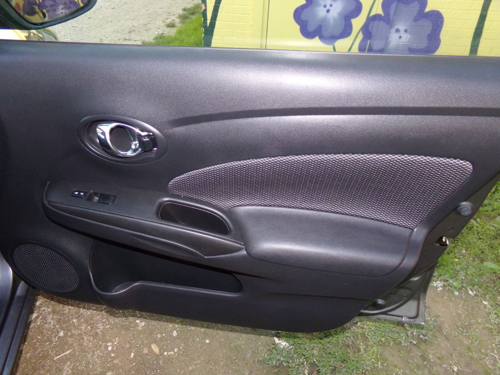 2019 Nissan Versa Image 16