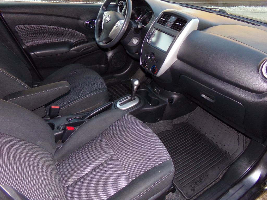 2019 Nissan Versa Image 17