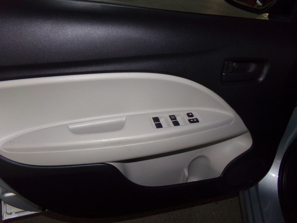 2019 Mitsubishi Mirage Image 11