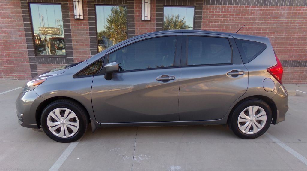2018 Nissan Versa Image 3