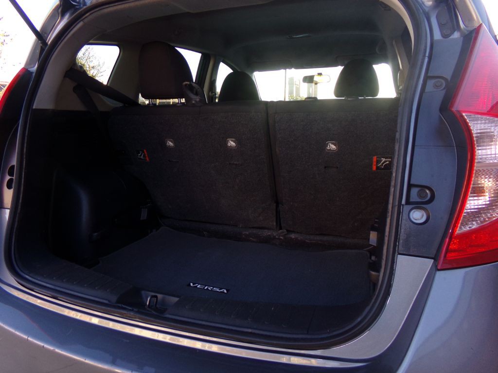 2018 Nissan Versa Image 8