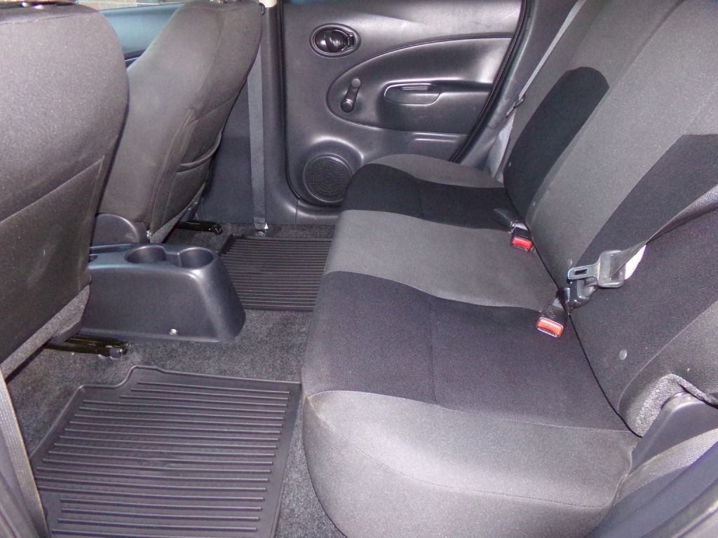 2018 Nissan Versa Image 10