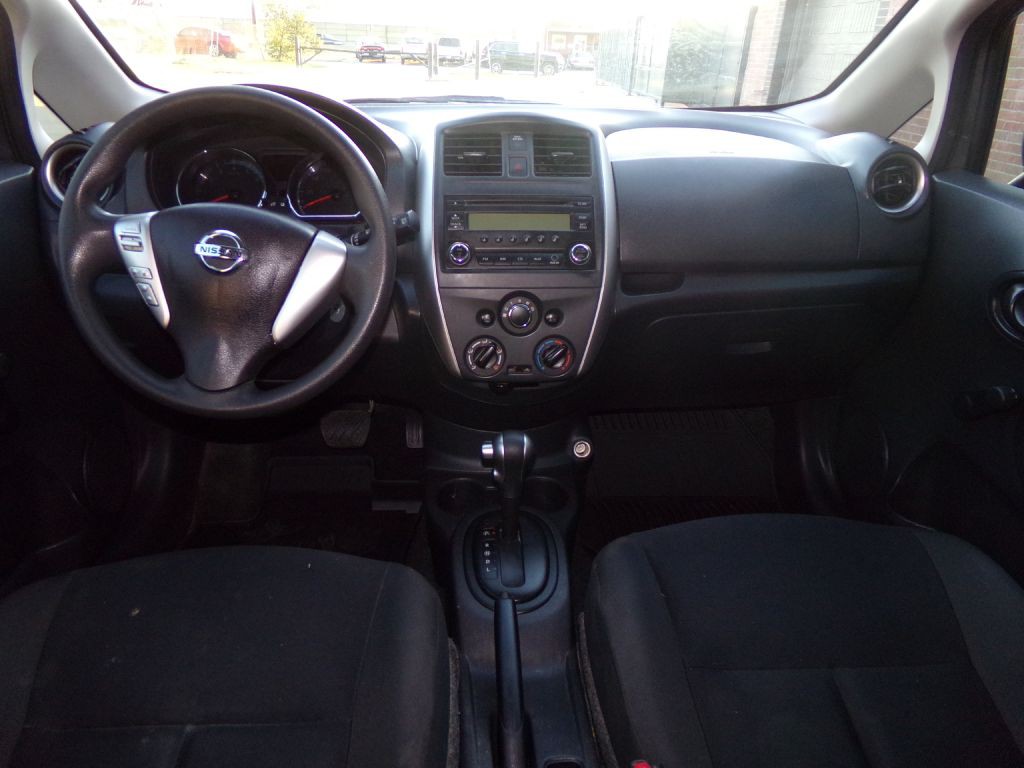 2018 Nissan Versa Image 11