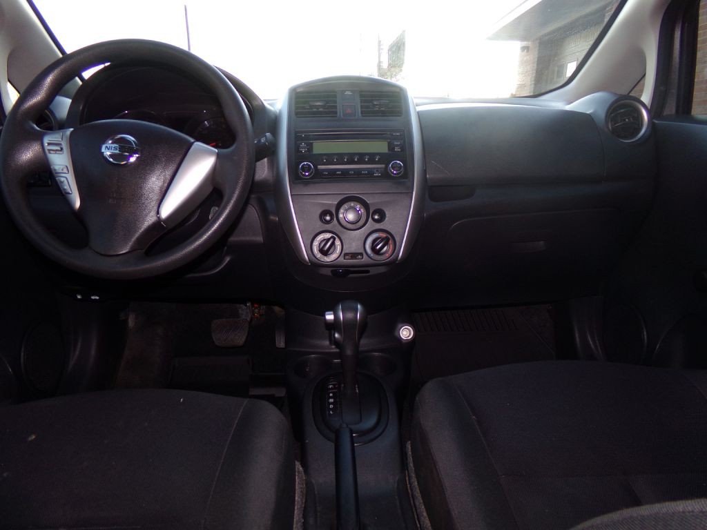 2018 Nissan Versa Image 12