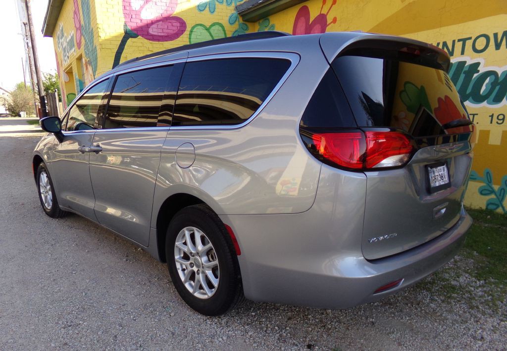 2020 Chrysler Voyager Image 7