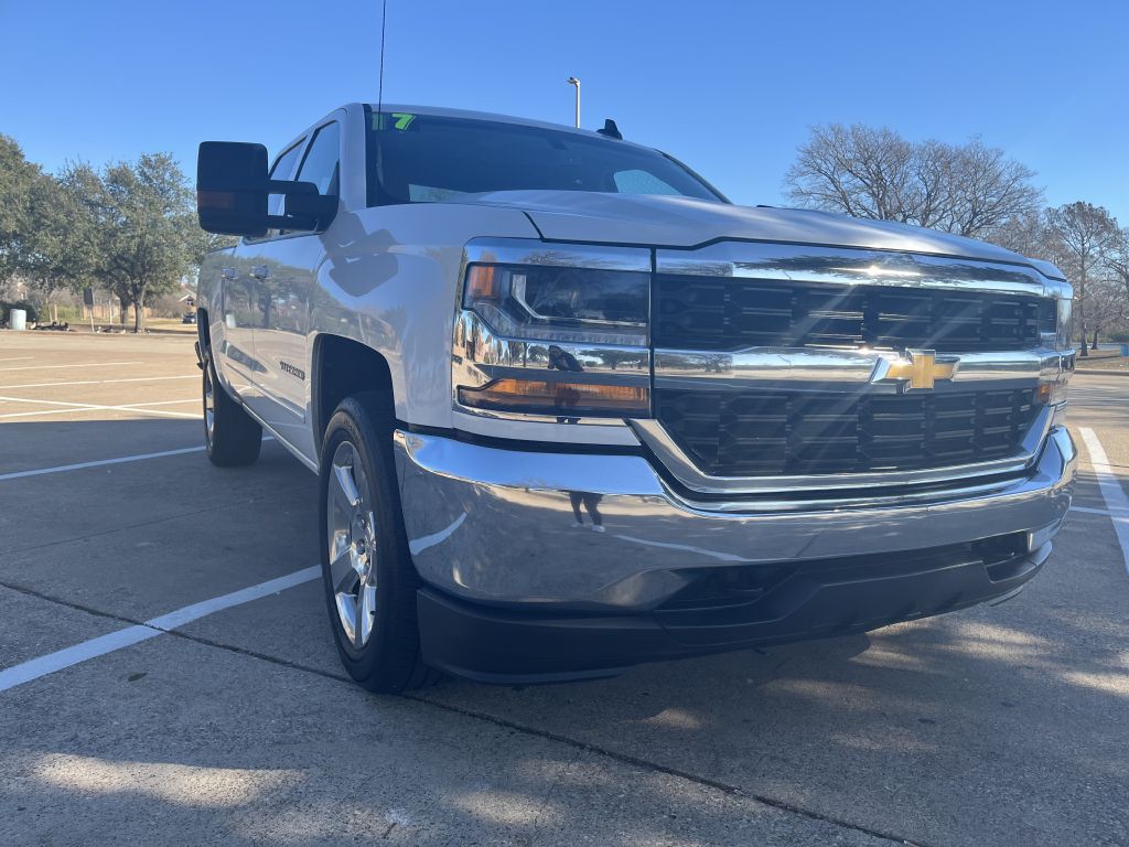 2017 Chevrolet Silverado 1500 Image 1