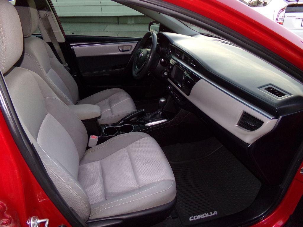 2015 Toyota Corolla Image 11