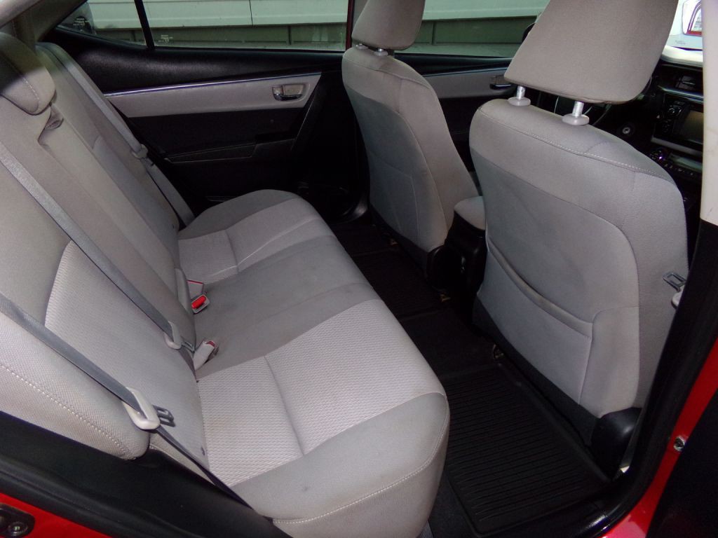 2015 Toyota Corolla Image 12