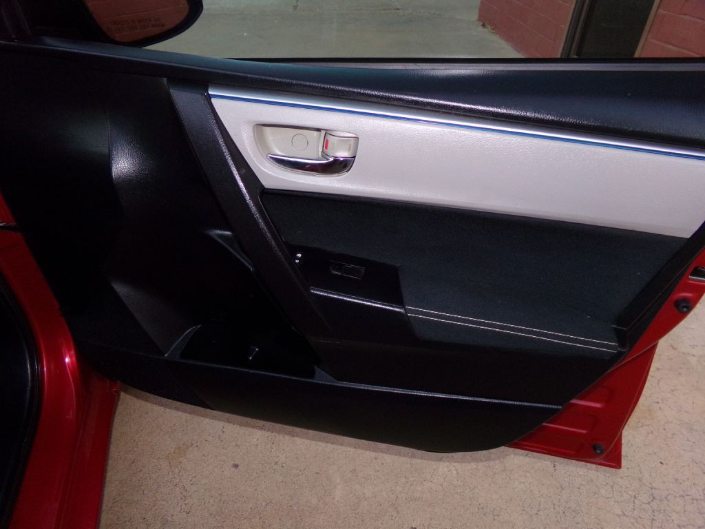 2015 Toyota Corolla Image 20