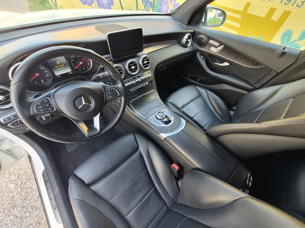 2018 Mercedes-Benz GLC-Class Image 3