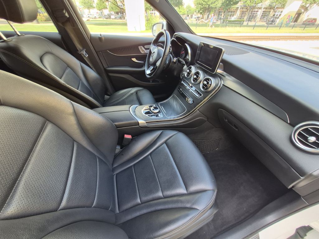 2018 Mercedes-Benz GLC-Class Image 18
