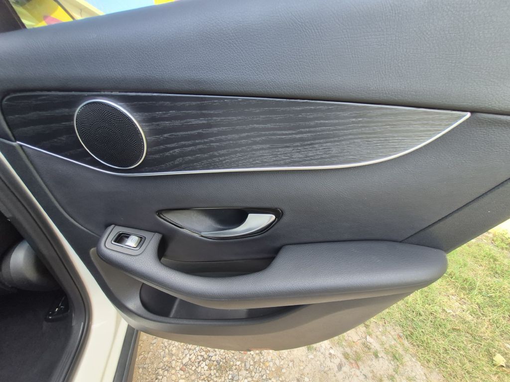 2018 Mercedes-Benz GLC-Class Image 29