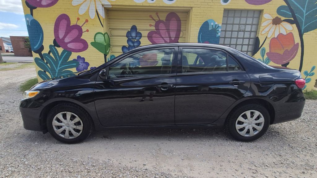 2012 Toyota Corolla Image 2