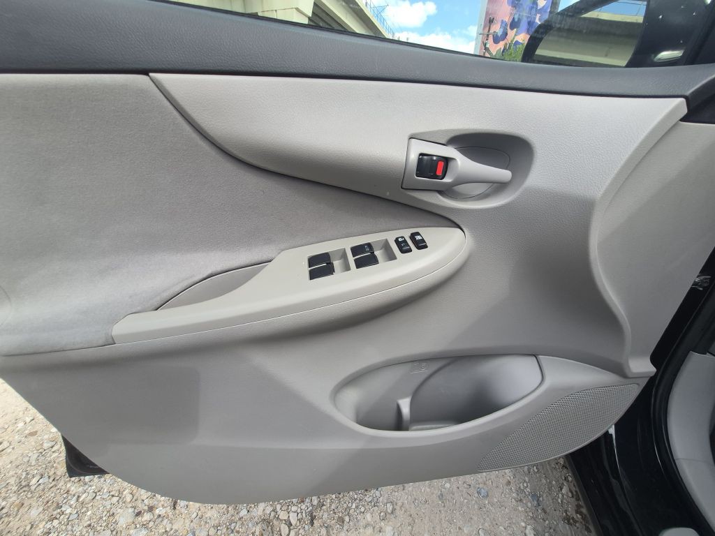 2012 Toyota Corolla Image 8
