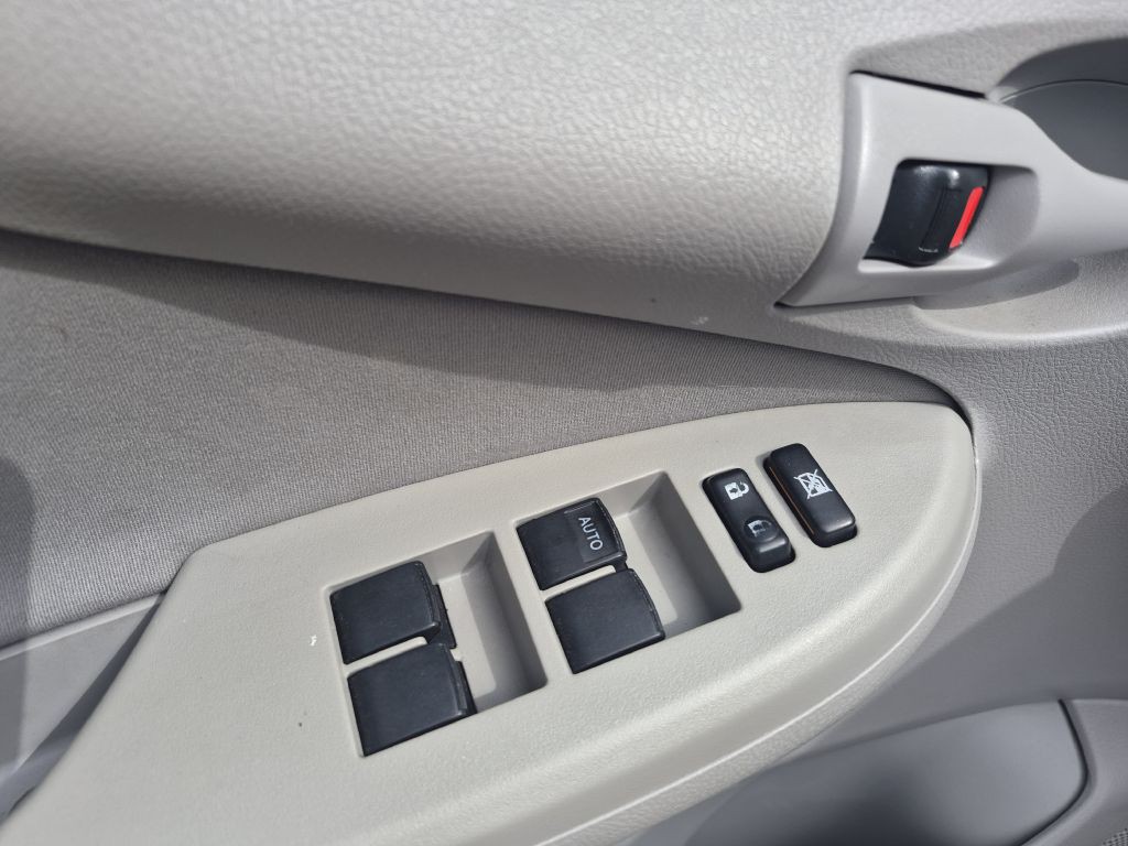 2012 Toyota Corolla Image 9