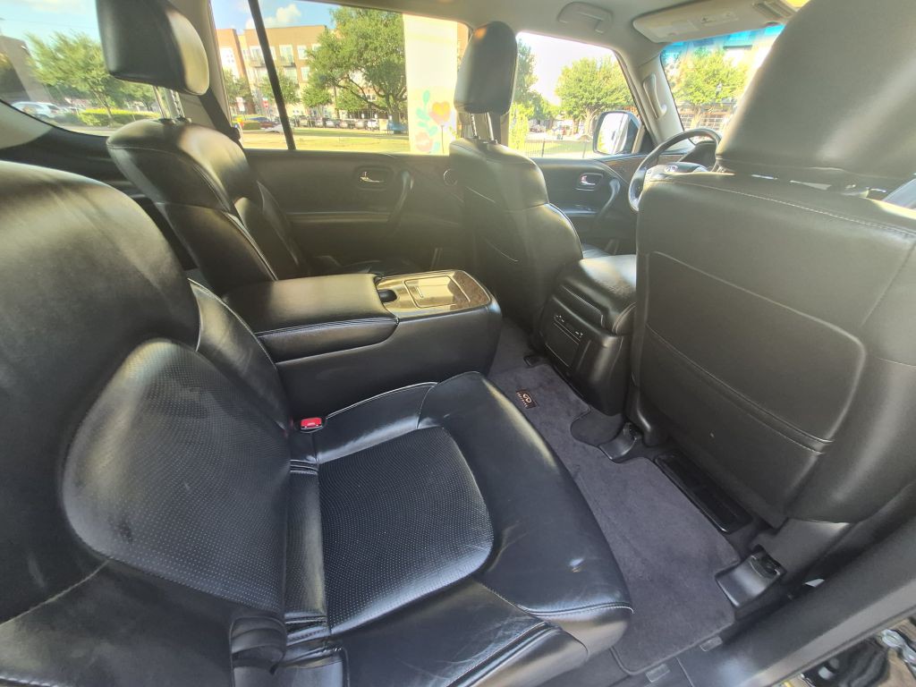 2017 INFINITI QX80 Image 8