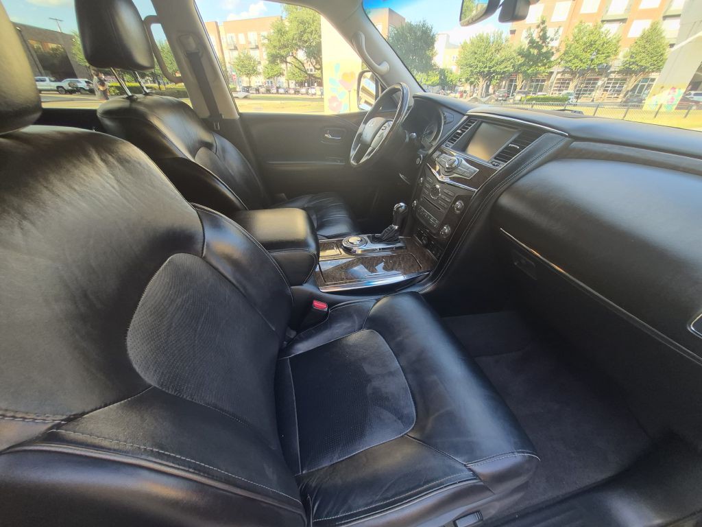 2017 INFINITI QX80 Image 16