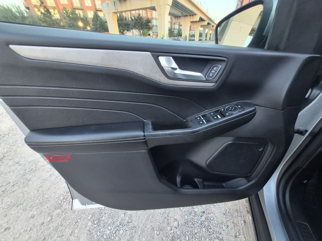 2021 Ford Escape Image 12