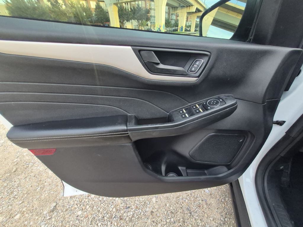 2022 Ford Escape Image 21