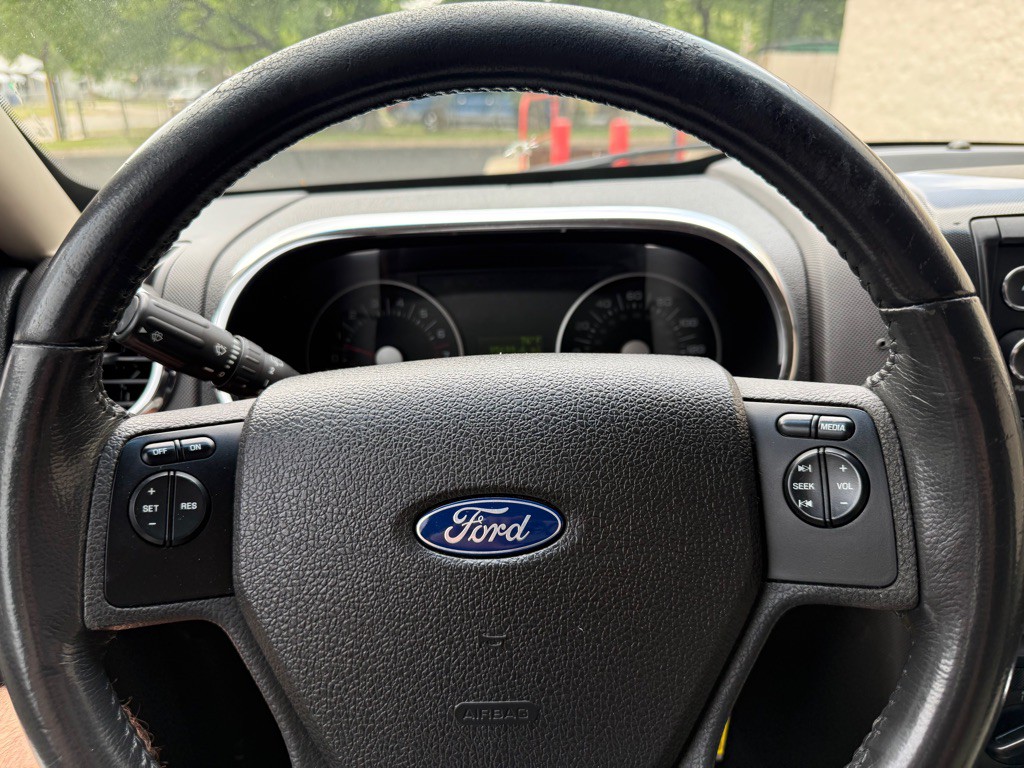 2008 Ford Explorer Image 16