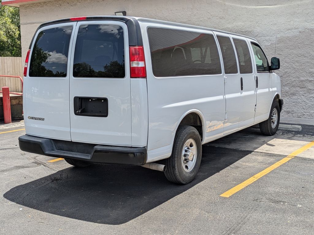 2020 Chevrolet Express Image 15