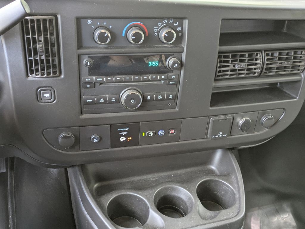 2020 Chevrolet Express Image 18