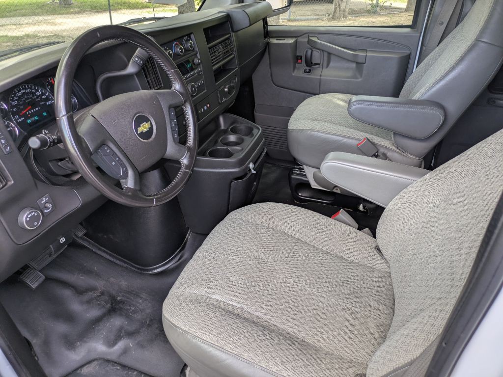 2020 Chevrolet Express Image 20