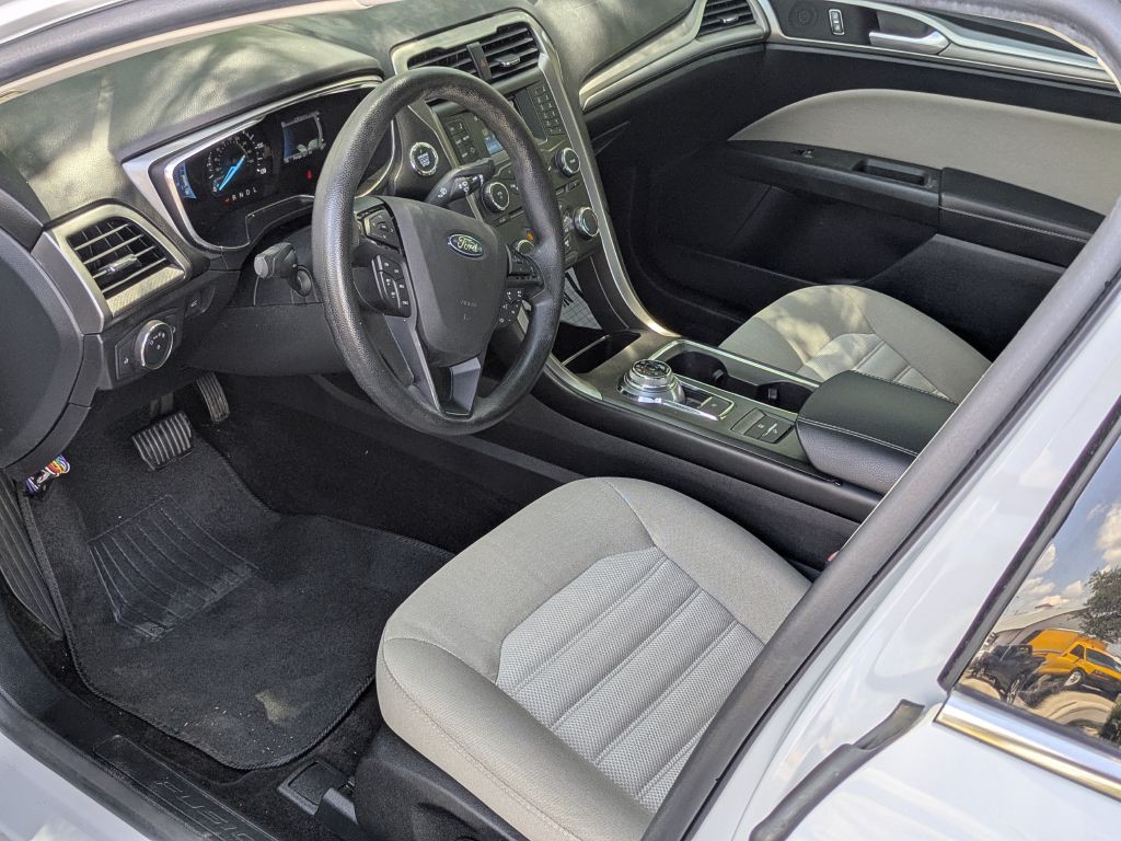 2018 Ford Fusion Image 17