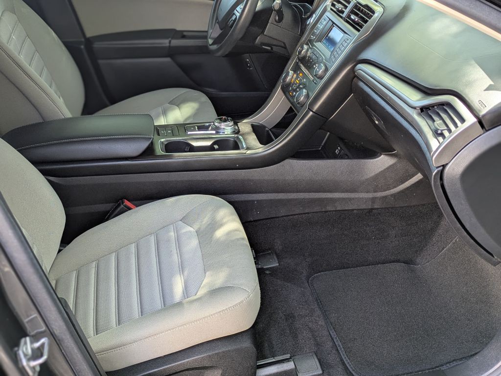 2017 Ford Fusion Image 21