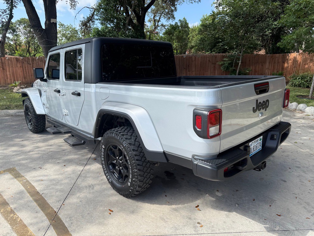 2022 Jeep Gladiator Image 5