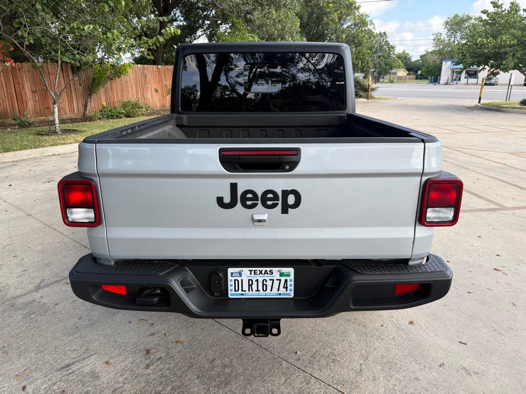 2022 Jeep Gladiator Image 6