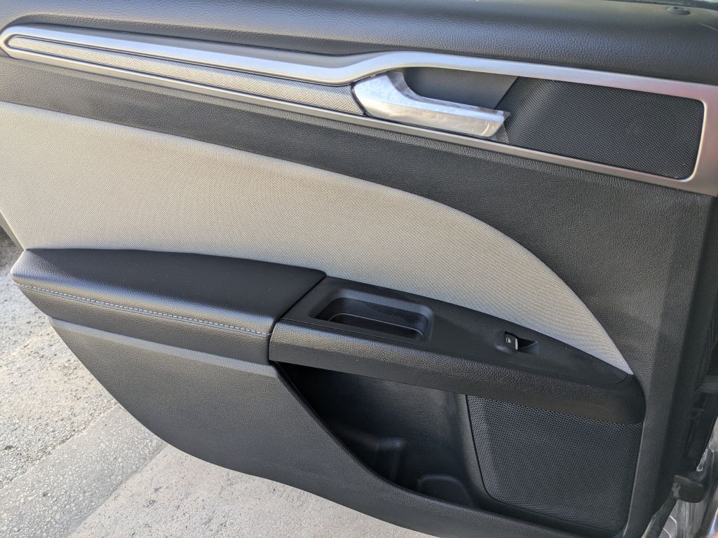 2017 Ford Fusion Image 25