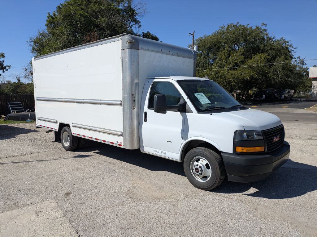 2021 GMC Savana Image 1