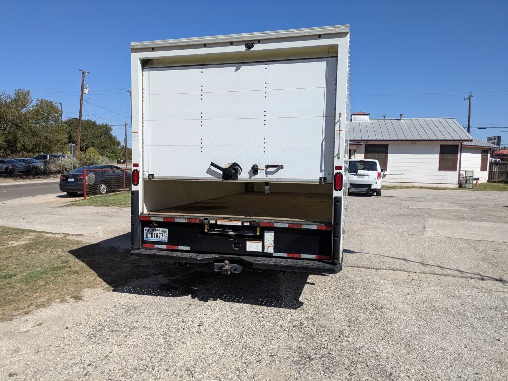 2021 GMC Savana Image 3