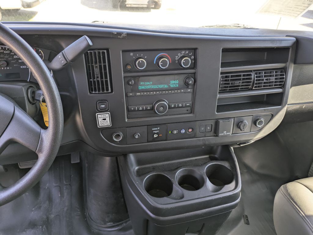 2021 GMC Savana Image 5