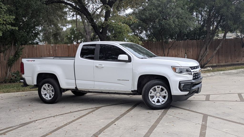 2022 Chevrolet Colorado Image 2