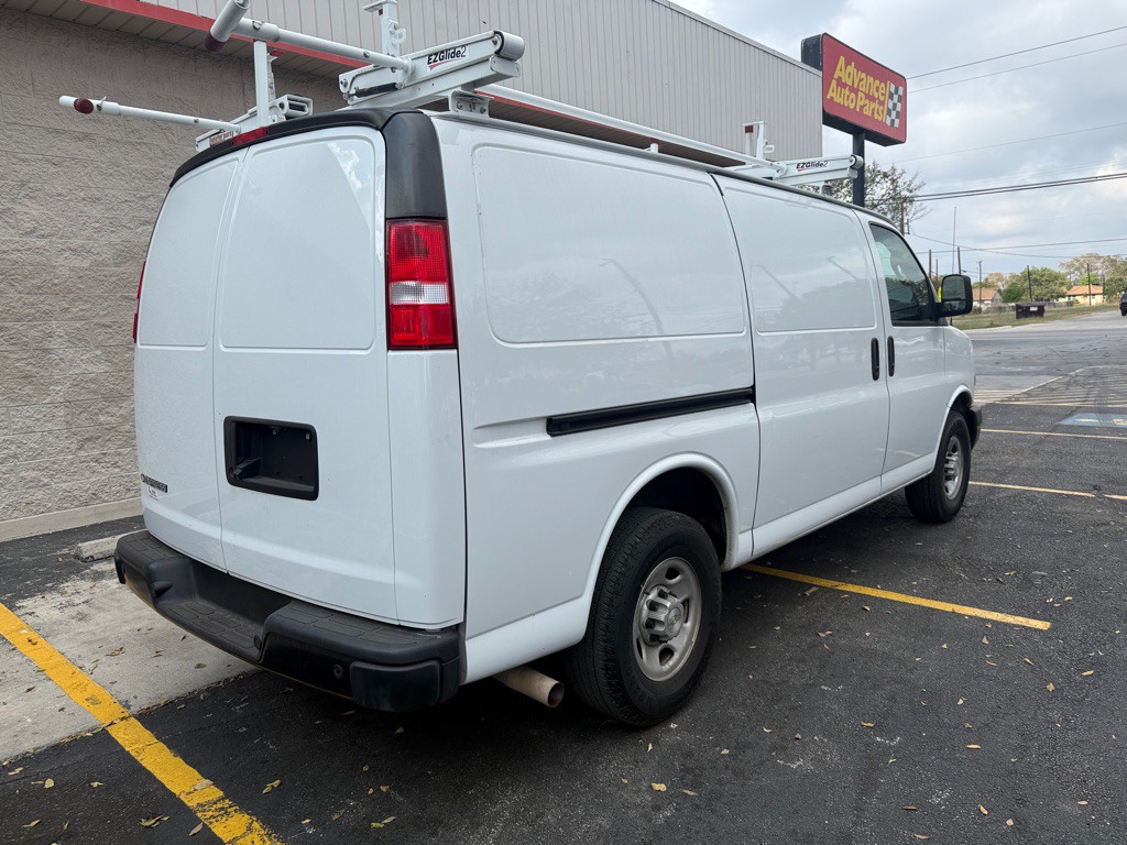 2021 Chevrolet Express Image 5