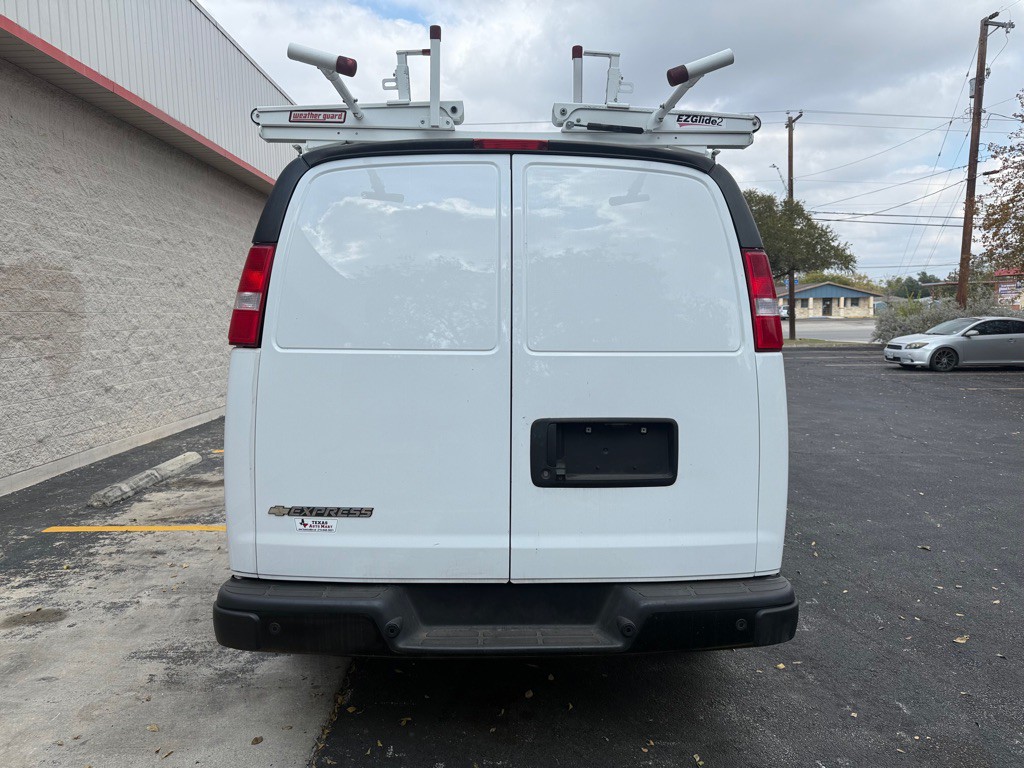2021 Chevrolet Express Image 6