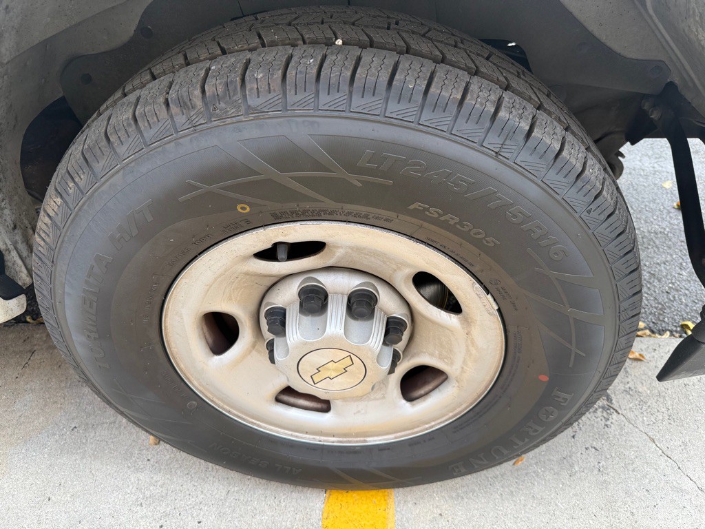 2021 Chevrolet Express Image 10