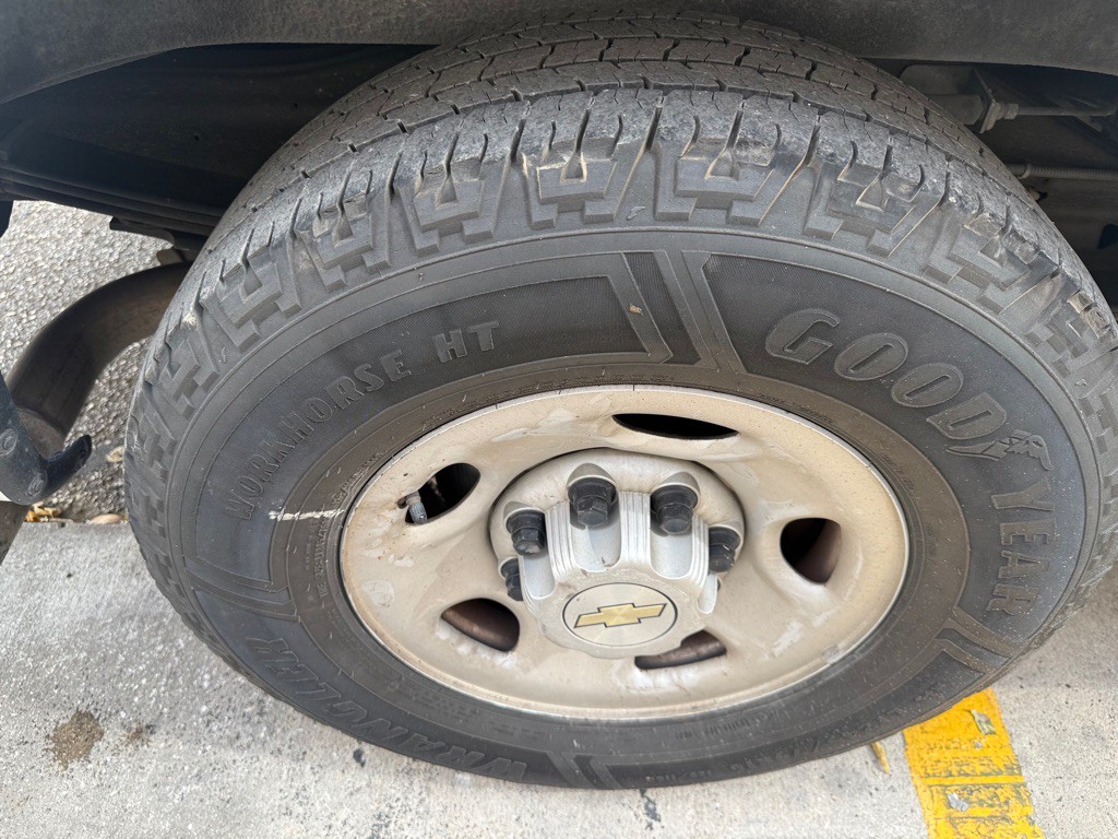 2021 Chevrolet Express Image 11