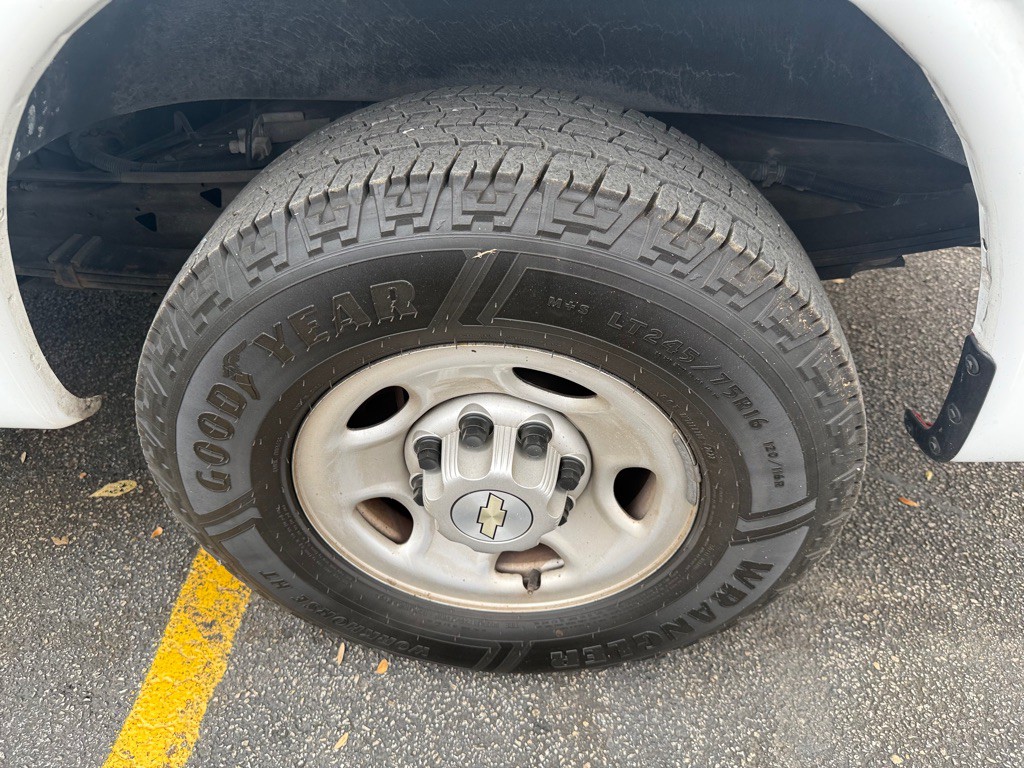 2021 Chevrolet Express Image 12